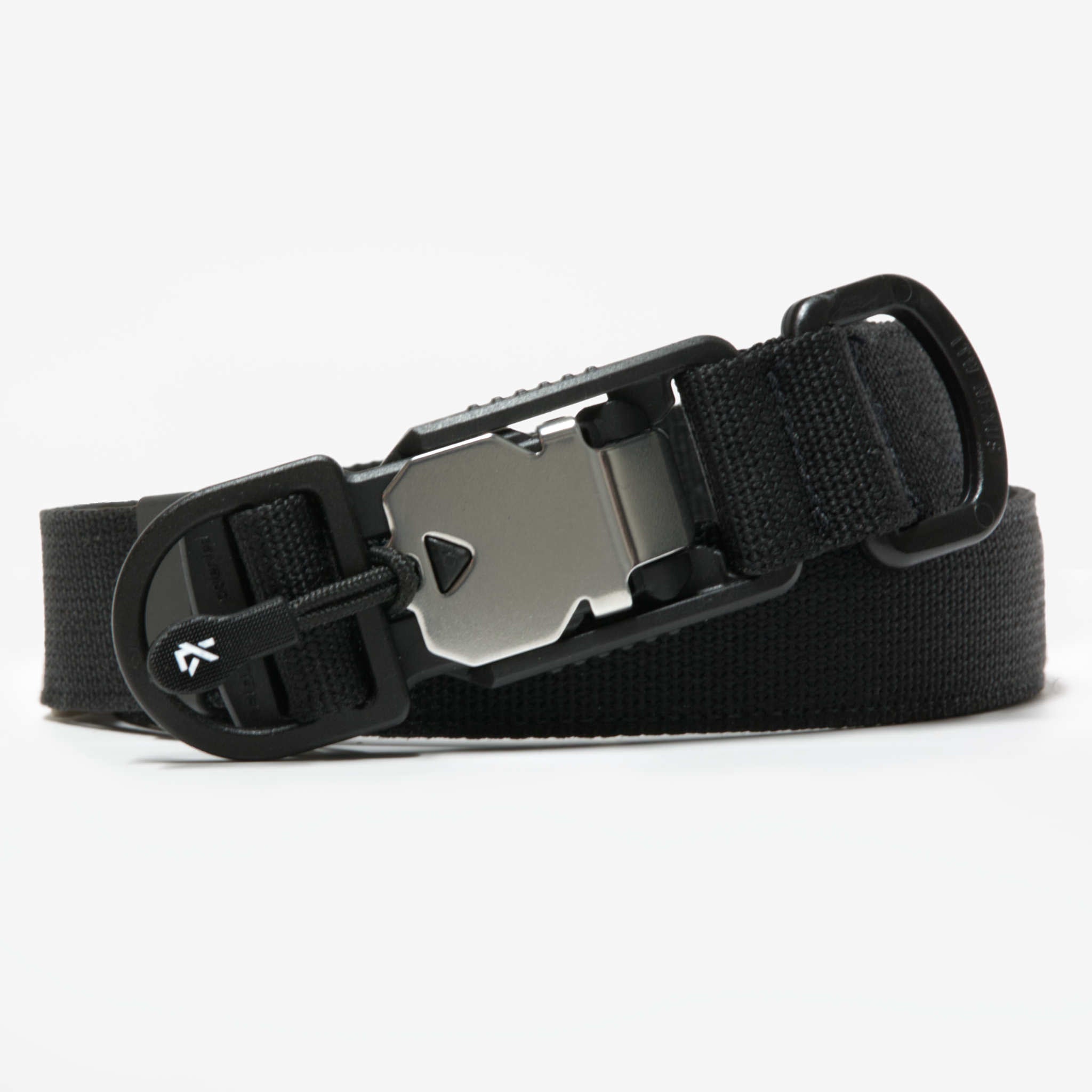 Belt magnetic outlet